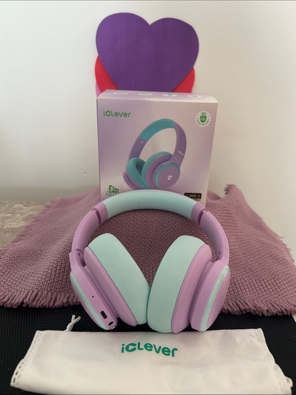 iClever BTH26 Active Noise Cancelling Headphones with felt pouch-Excellent Cond